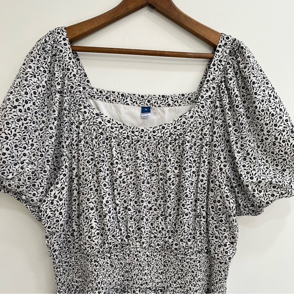 Old Navy Black & White Floral Smocked Puff Sleeve Square Neckline Mini Dress 2X - Picture 4 of 11